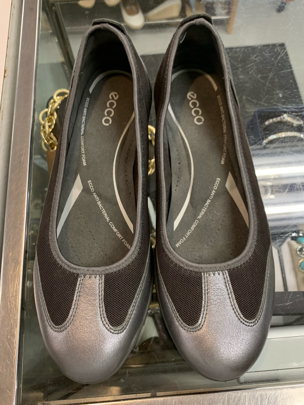 ECCO Women's Metallic Black Slip-On Ballet Flats size 9